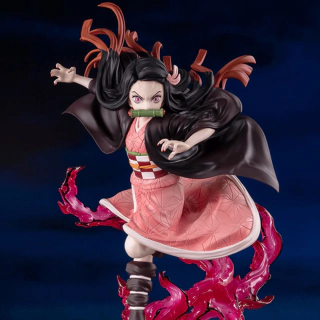 Action Figures e Estilo: Coleção de Figuras e Papelaria de Luxo